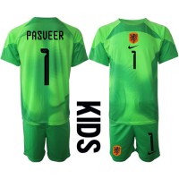 Nederländerna Remko Pasveer #1 Målvakt Replika babykläder Hemmaställ Barn VM 2022 Kortärmad (+ korta byxor)
